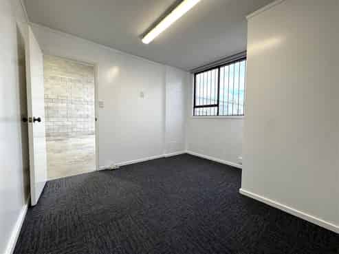 Immaculate 194sqm Industrial Opportunity