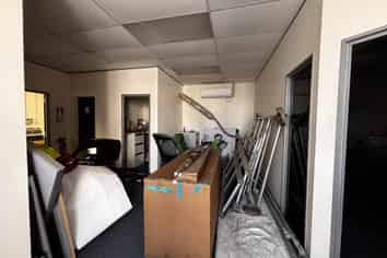 Tidy unit self contained ground floor unit