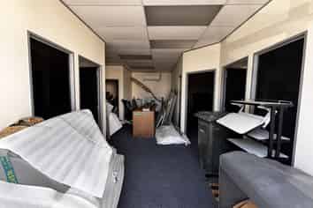 Tidy unit self contained ground floor unit