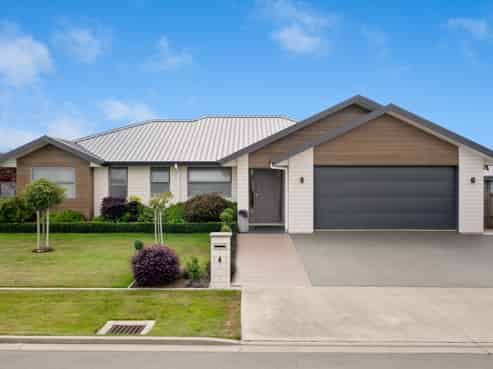 4 Mustang Alley, Burleigh