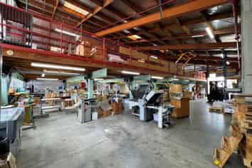 Central Warehouse Space For Lease 