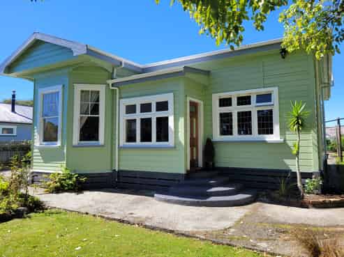 36 Rolleston Street, Hokitika
