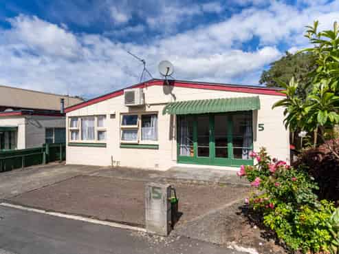 5 Titan Street, North Dunedin