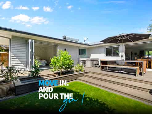 916B River Road, Queenwood