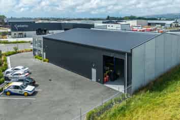 **SOLD** Hornby industrial investment – Post EQ build