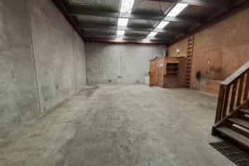 IDEAL TRADIES/WAREHOUSING UNIT
