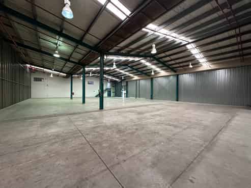 Versatile Warehouse