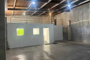 Storage Units/Mini Warehouses