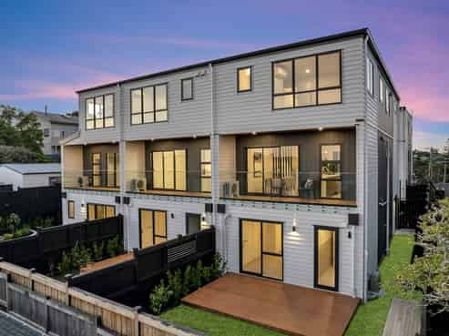 23F Pupuke Road, Birkenhead