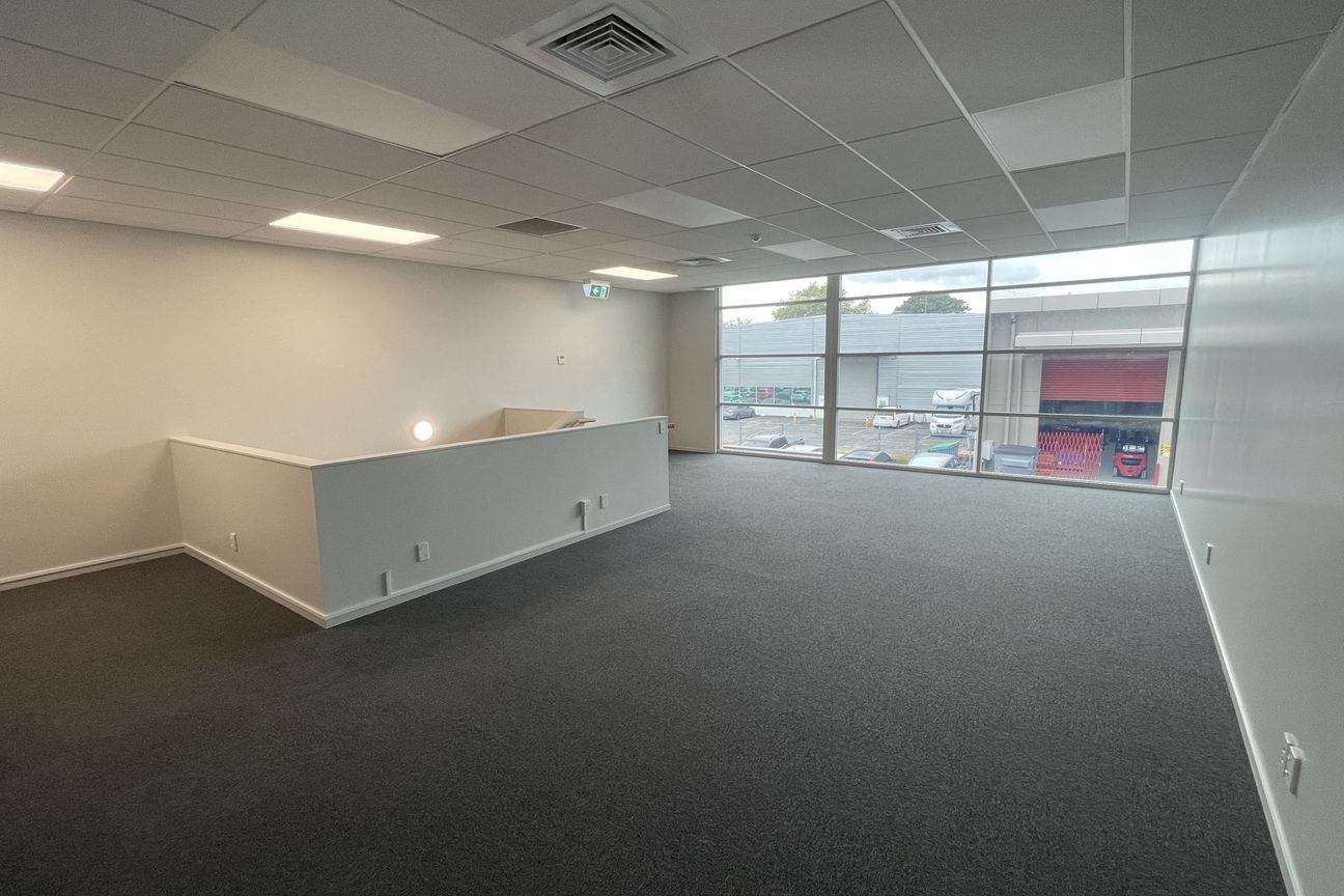 Well Presented Hugo Drive Industrial Unit - Vista 5