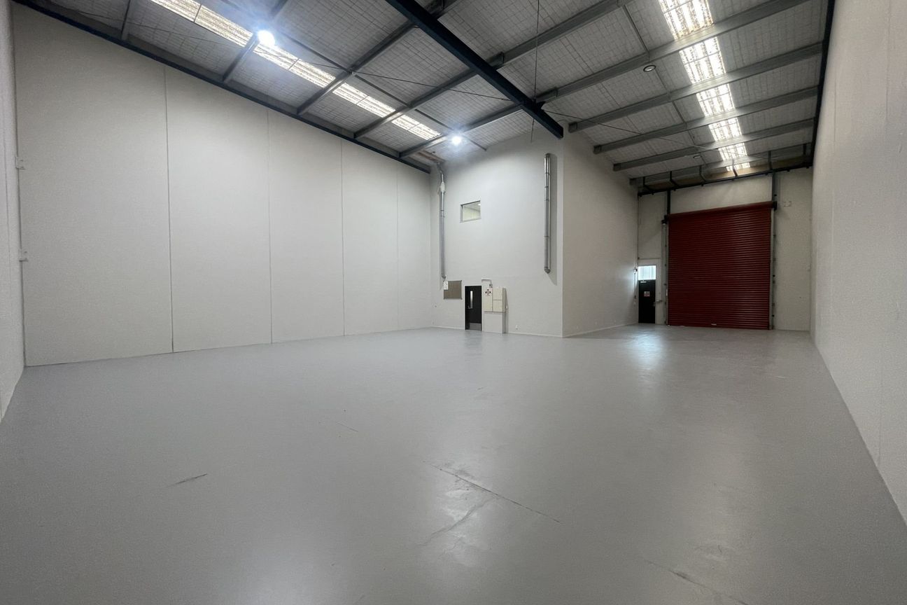 Well Presented Hugo Drive Industrial Unit - Vista 2