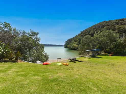 206 Aucks Road, Russell
