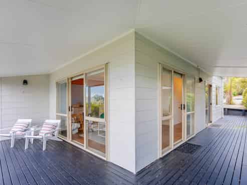 6 Kowhai Terrace, Leigh