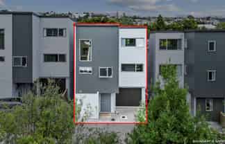 3/11 Celeste Place, Totara Vale
