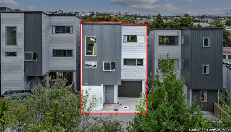 3/11 Celeste Place, Totara Vale