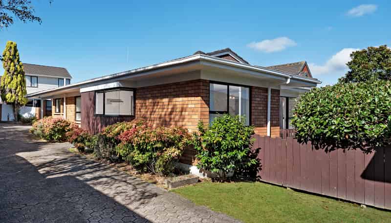 2/10 Bolton Street, Blockhouse Bay