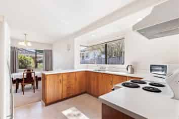 2/10 Bolton Street, Blockhouse Bay