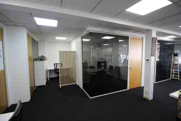 Central New Lynn, Main Road Location, Opp.LynnMall