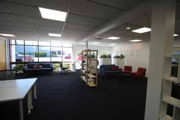 Central New Lynn, Main Road Location, Opp.LynnMall