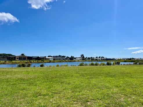207 Harbour Drive, Matarangi