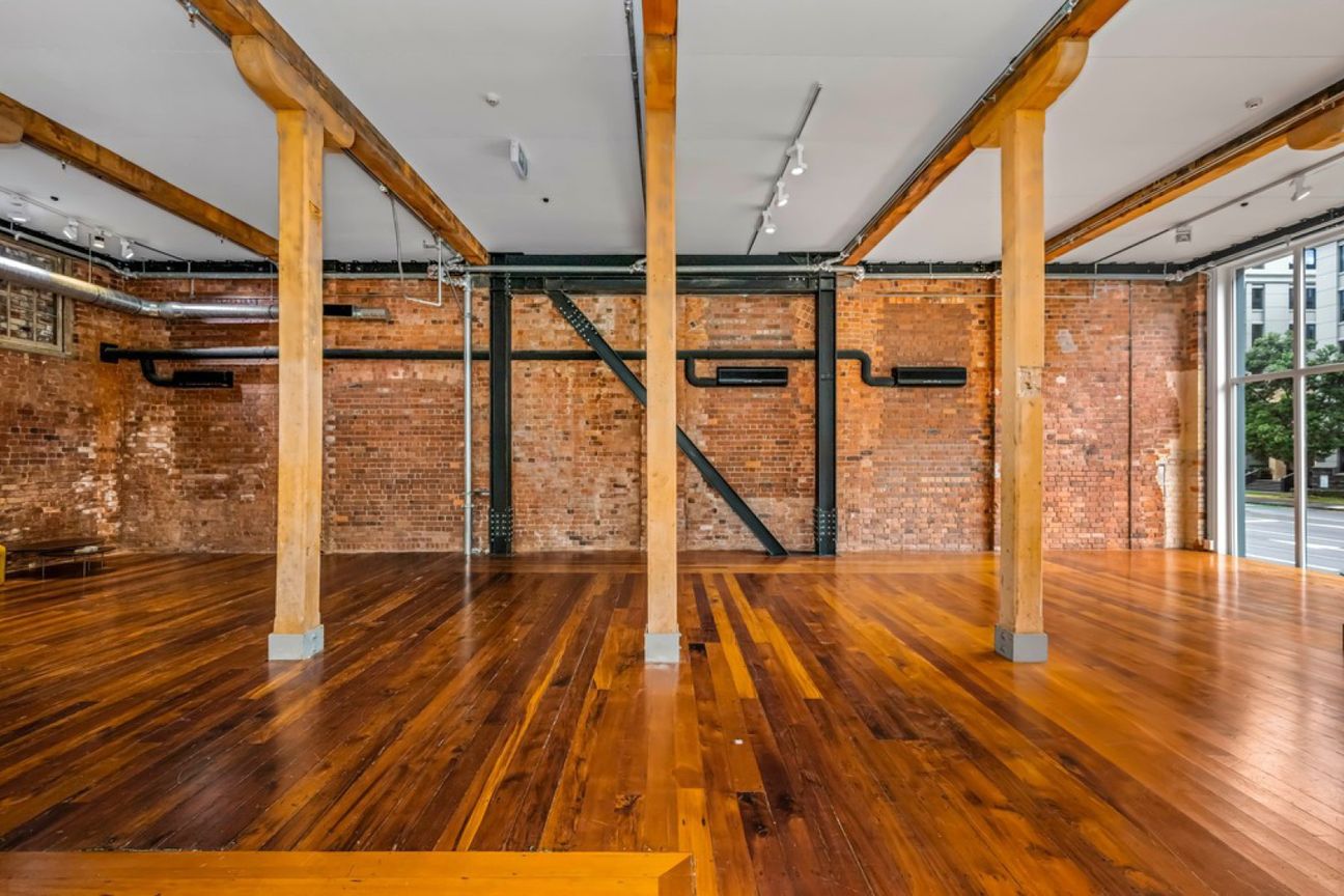 Character and class - showroom/office - Widok 4