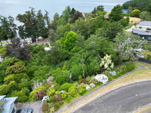 20 Ewing Grove, Acacia Bay