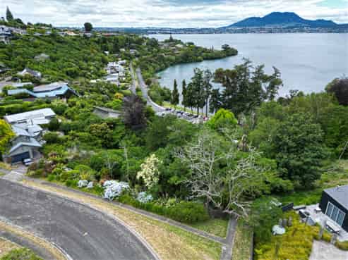 20 Ewing Grove, Acacia Bay