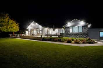 224 Mill Road South, Seaward Bush