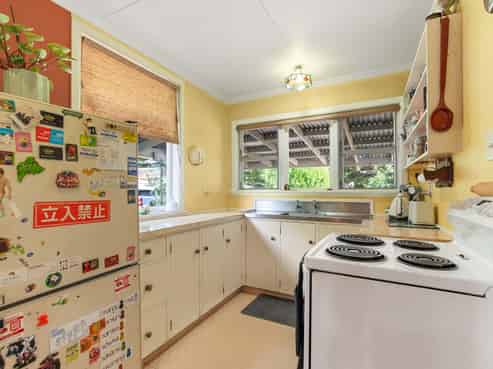 136 Lincoln Road, Carterton