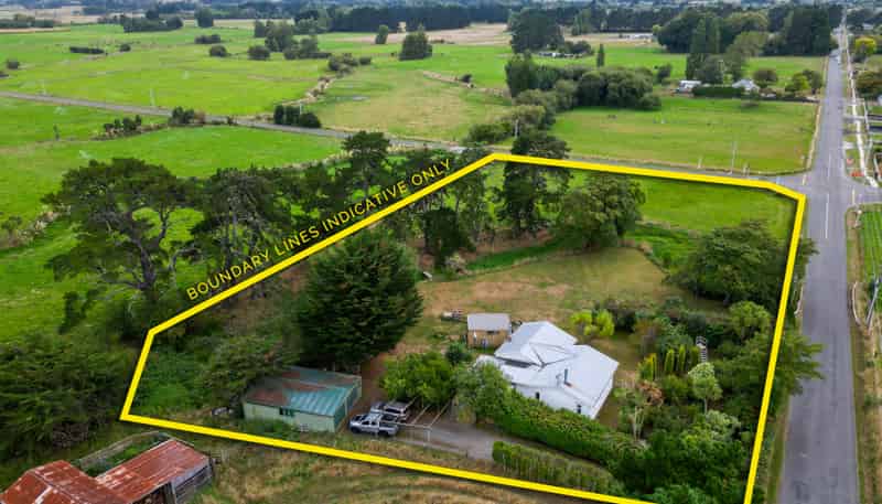 136 Lincoln Road, Carterton