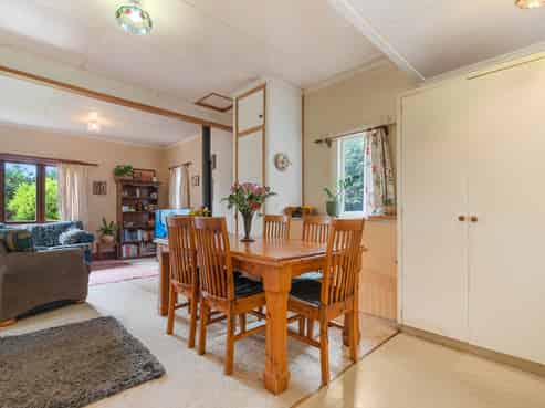136 Lincoln Road, Carterton