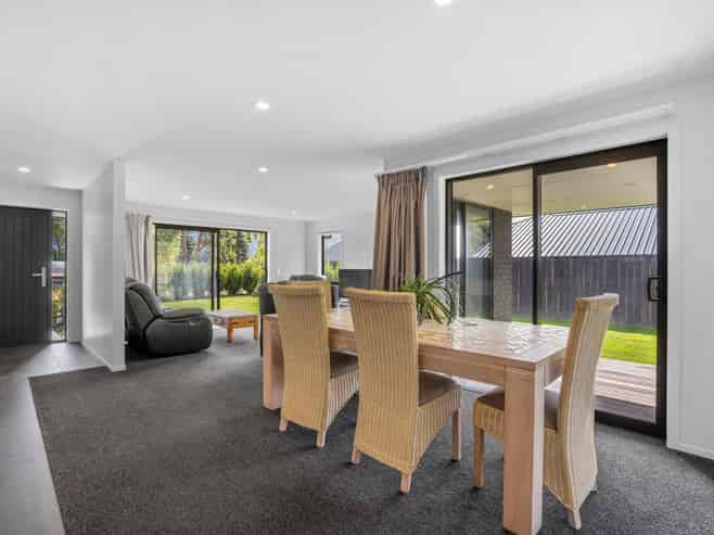 11 Walter Place, Glenorchy