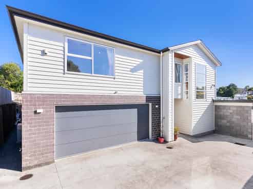 52A Sycamore Drive, Sunnynook