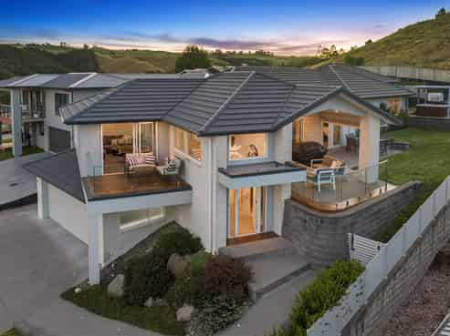 39 Great West Road, Westbrook