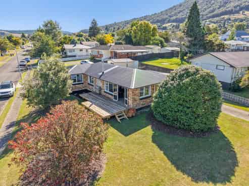 88 Edmund Road, Mangakakahi