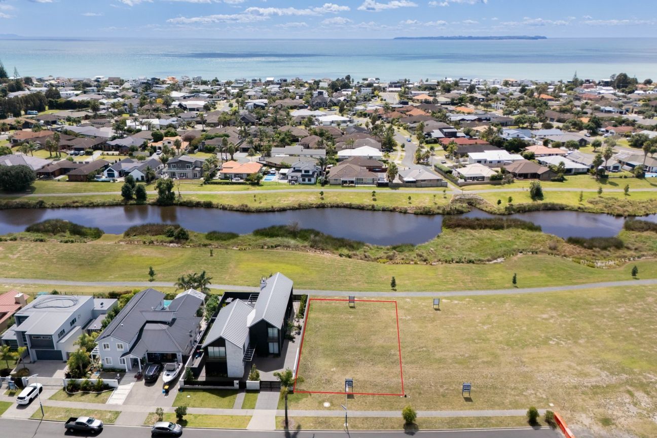 A Rare Find - 590sqm Waterway Section