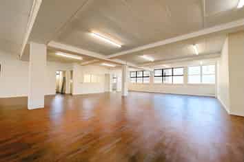 Versatile 200m2 Retail/Workroom