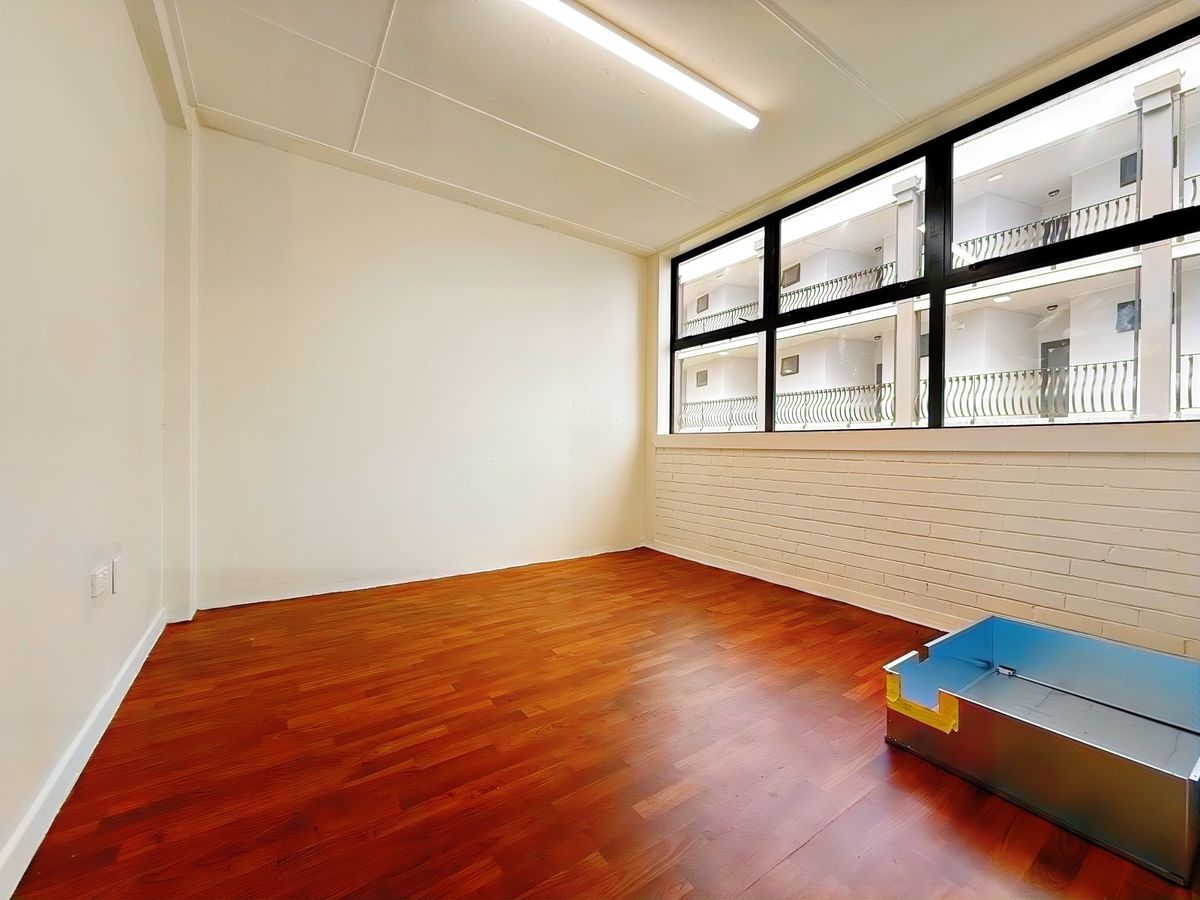 Versatile 200 m² Retail/Workroom - Ansicht 6