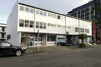 Versatile 200m2 Retail/Workroom