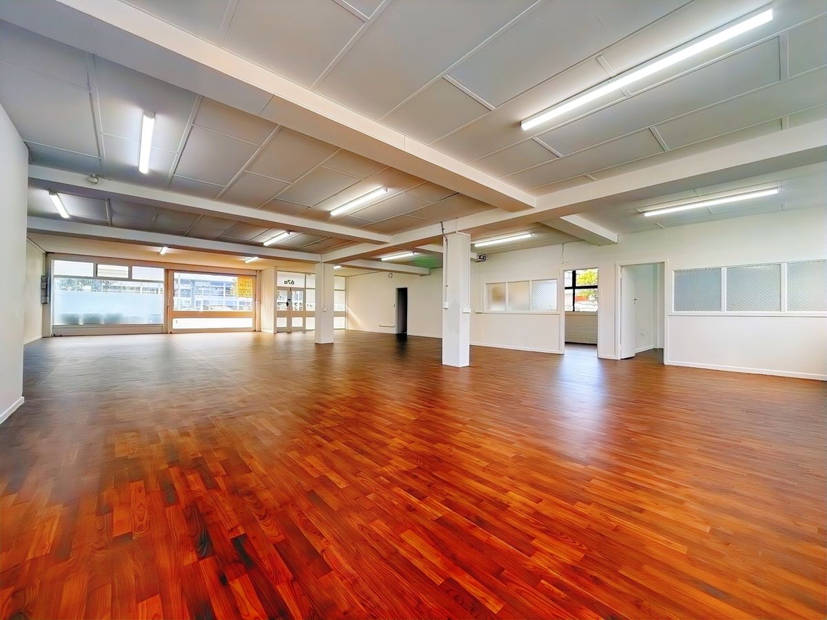 Versatile 200 m² Retail/Workroom - Mehr