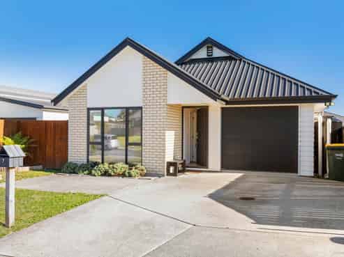 7 Opouatu Avenue, Glenbrook