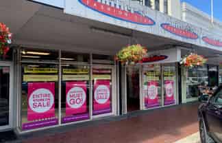 Large Frontage Central Retail