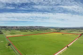 475 School Road South, Riverside, Outram