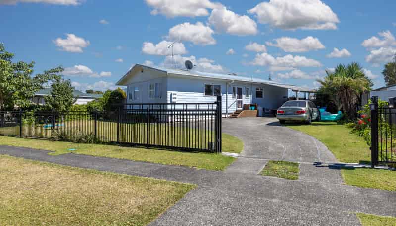 32 Baker Street, Huntly