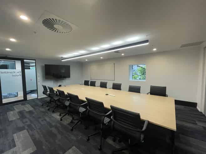 Quality fitted Ellerslie office available now