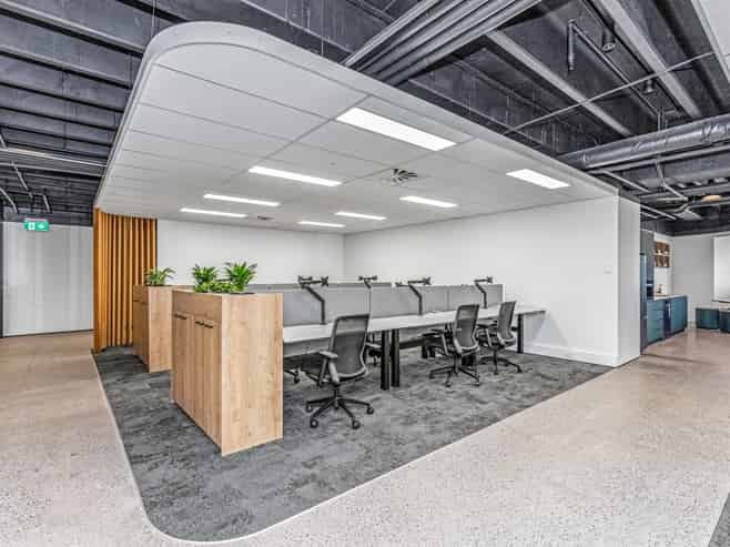 Premium office suites with furniture and IT