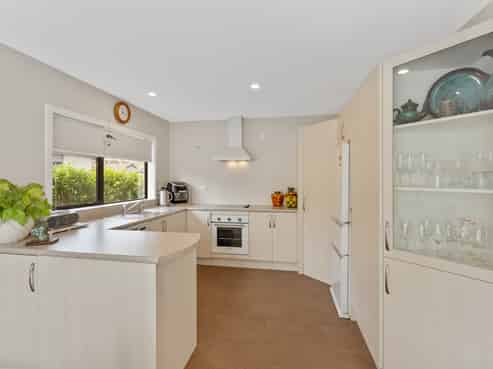 41/3 Georgia Grove, Paraparaumu