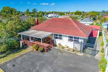 81 Preston Road, Clover Park