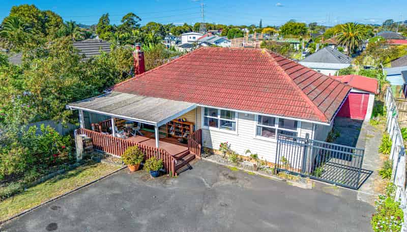 81 Preston Road, Clover Park