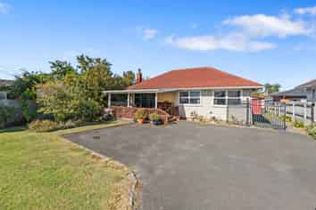 81 Preston Road, Clover Park